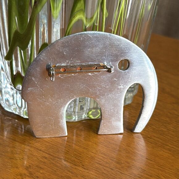 Aluminum cut-out elephant pin - Picture 2 of 2